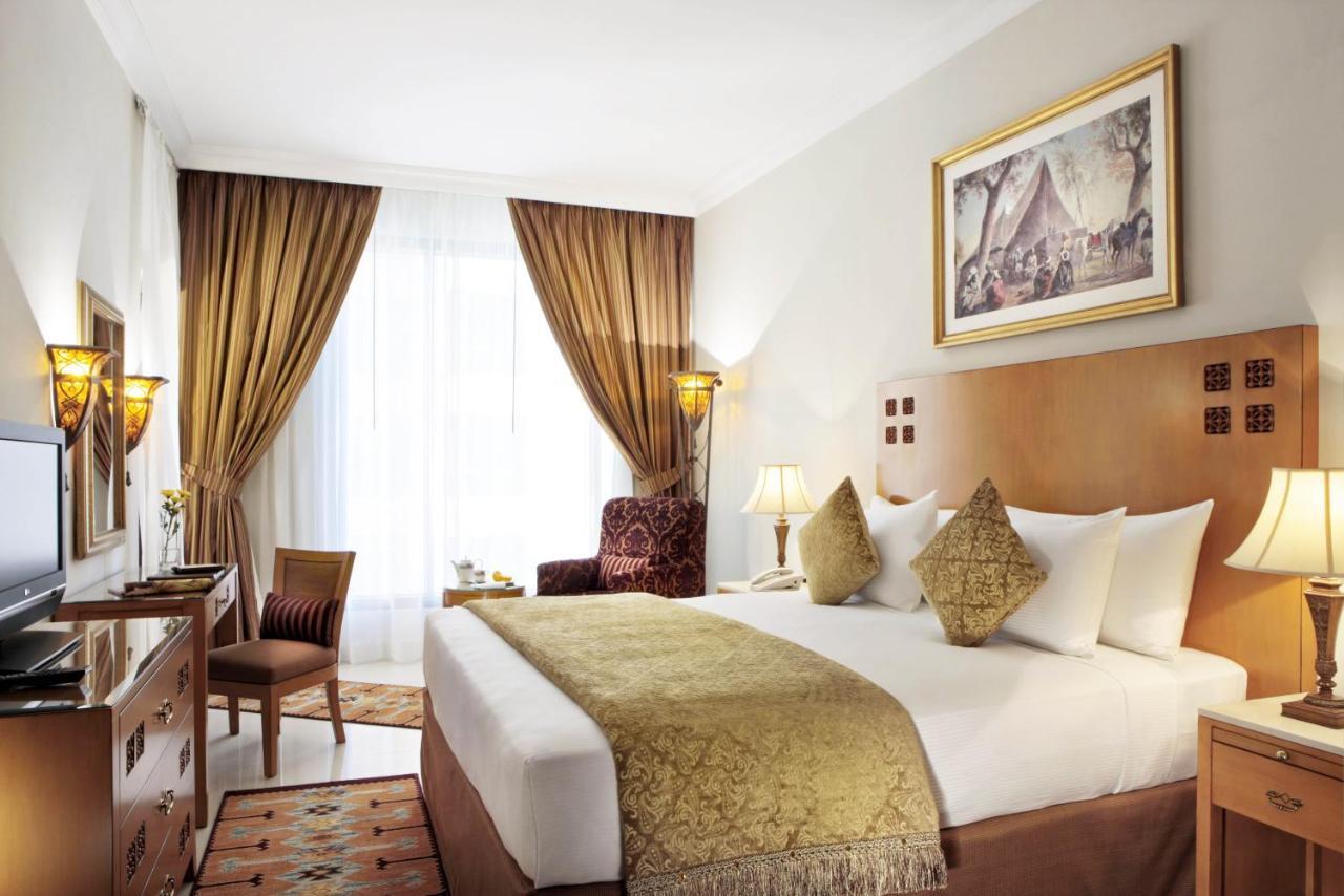Mercure Barsha Heights होटल के अलावा